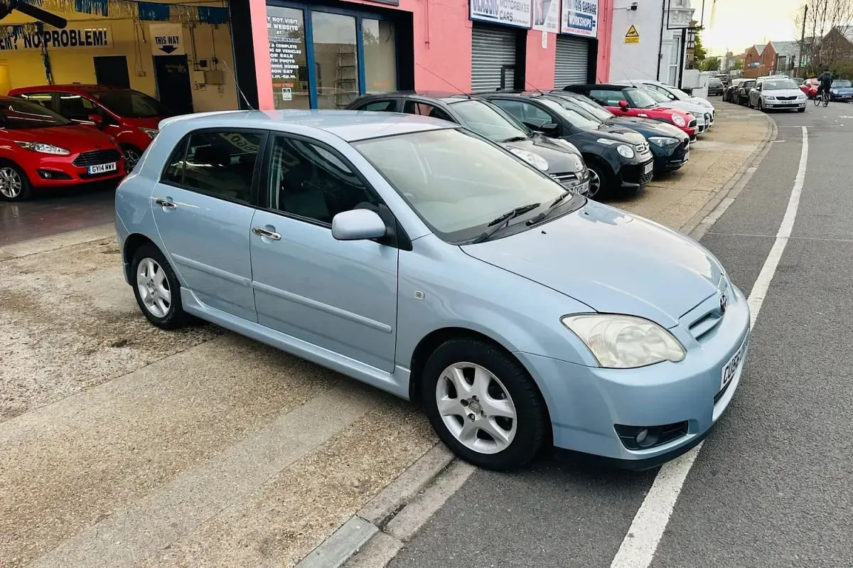 Used Toyota Corolla 110 HP (80 kW) 2006 Blue Hatchback