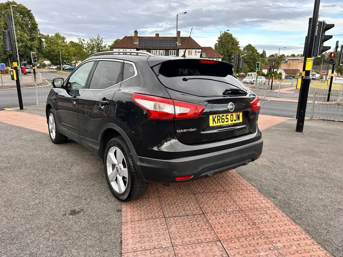 Used Nissan Qashqai N-TEC 115 HP (84 kW) 2016 Black SUV