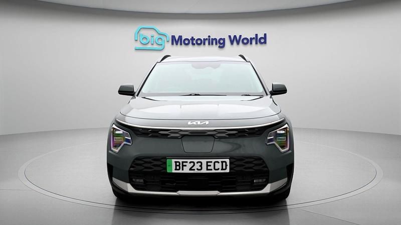 Usado Kia e-Niro 147 kW (201 HP) 2023 Verde SUV