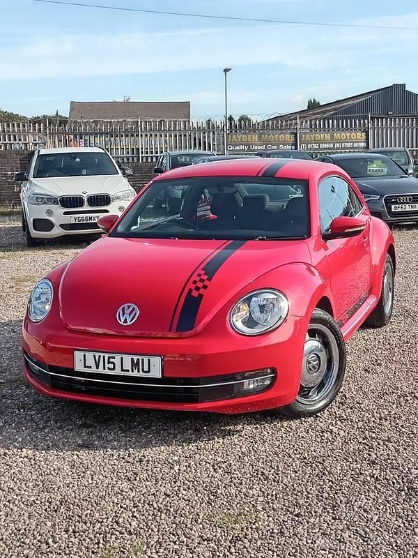 Used VW Beetle Design 105 HP (77 kW) 2015 Red Hatchback