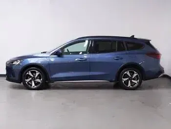 Used Ford Focus Active 125 HP (91 kW) 2023 Blue Estate