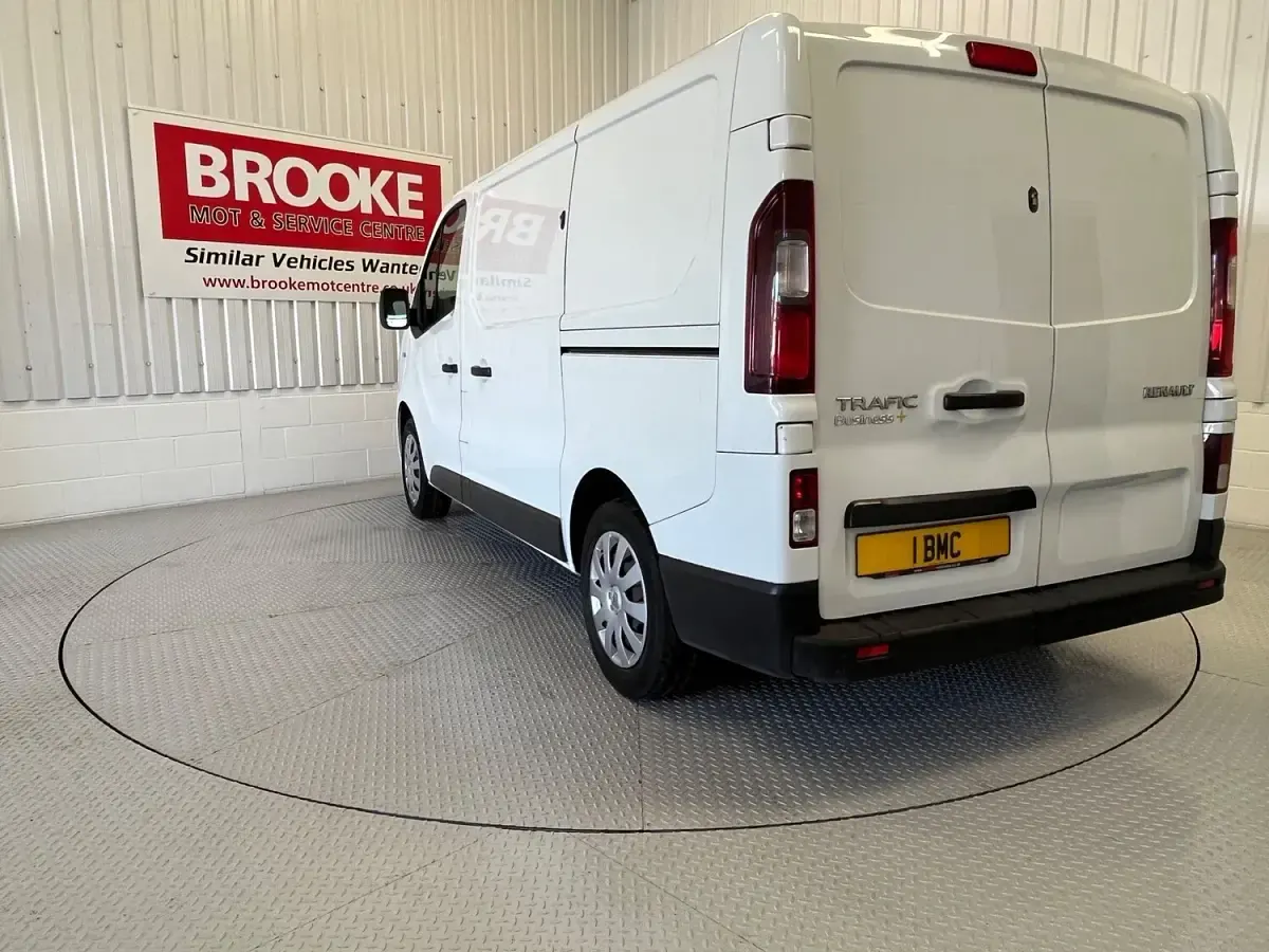 Used Renault Trafic Business 2019 White MPV