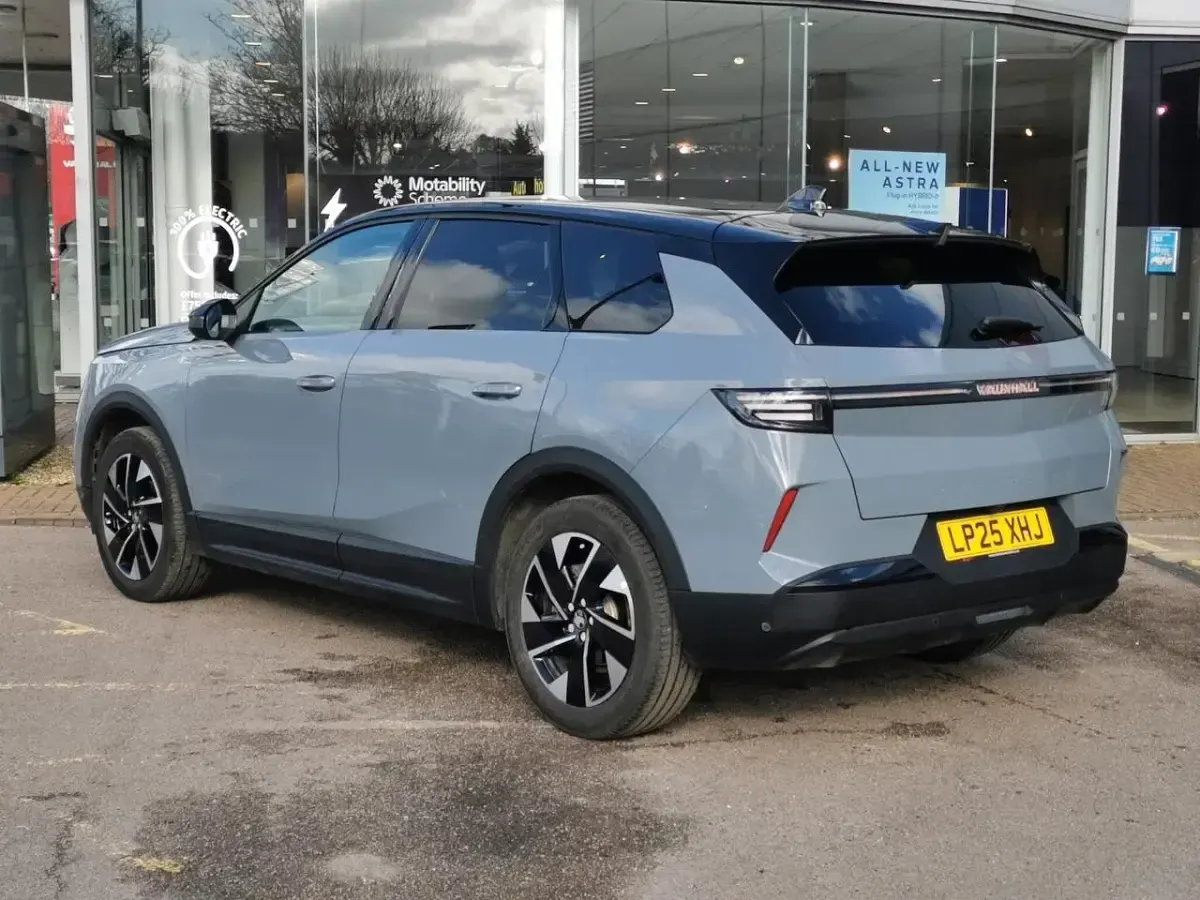 Used Vauxhall Grandland X GSe 134 HP (98 kW) 2025 Grey SUV