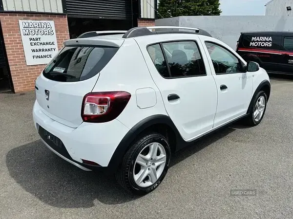 Used Dacia Sandero Ambiance 90 HP (66 kW) 2016 White Hatchback