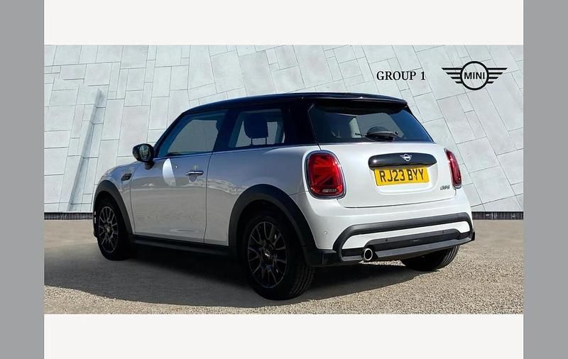 Used Mini Cooper Classic 136 HP (100 kW) 2023 White Hatchback