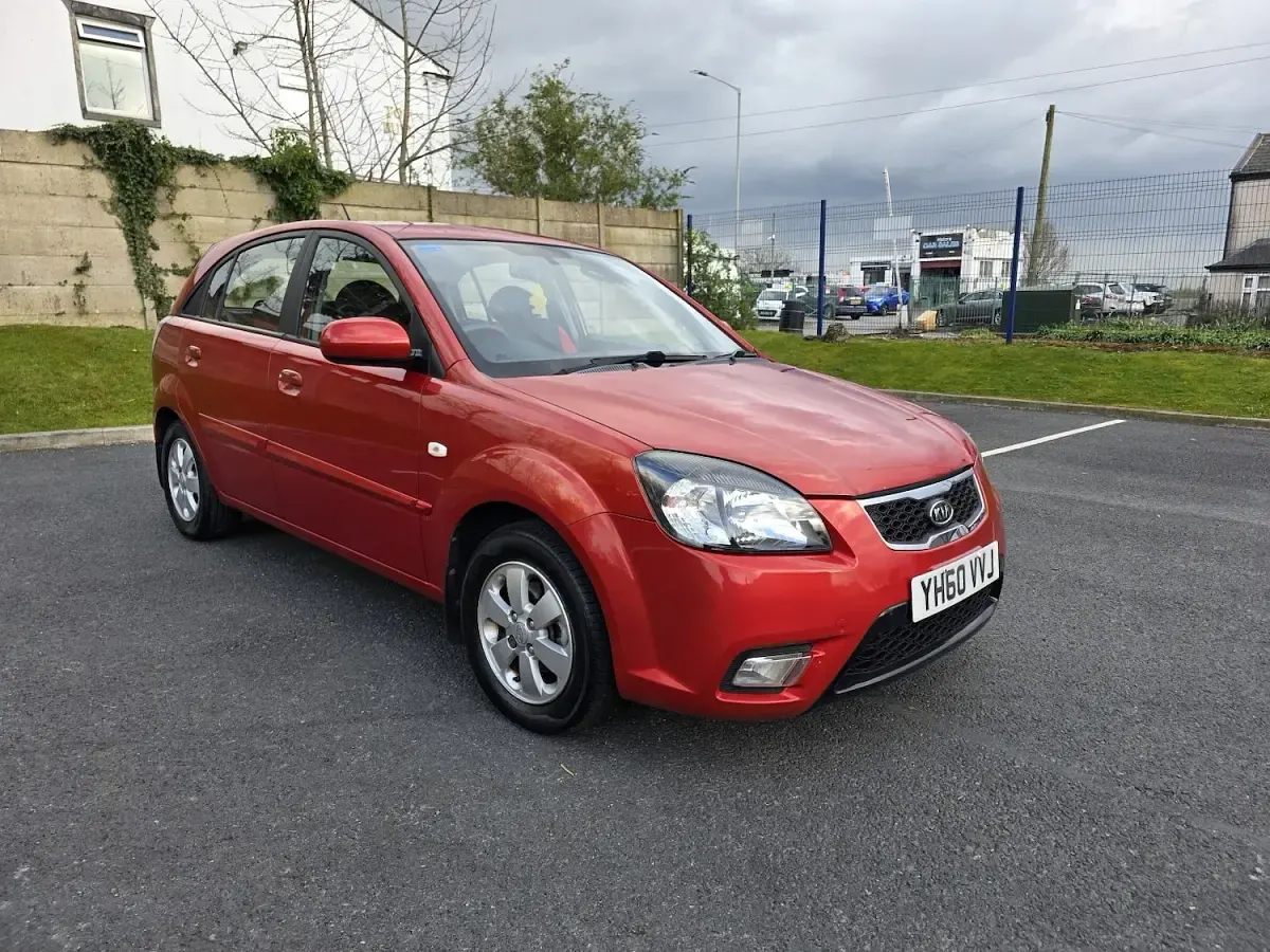 Used Kia Rio 2010 Red Hatchback