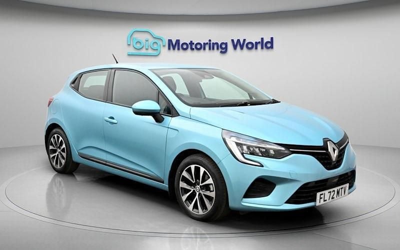 Używany Renault Clio V Iconic 140 KM (102 kW) 2022 Niebieski Hatchback