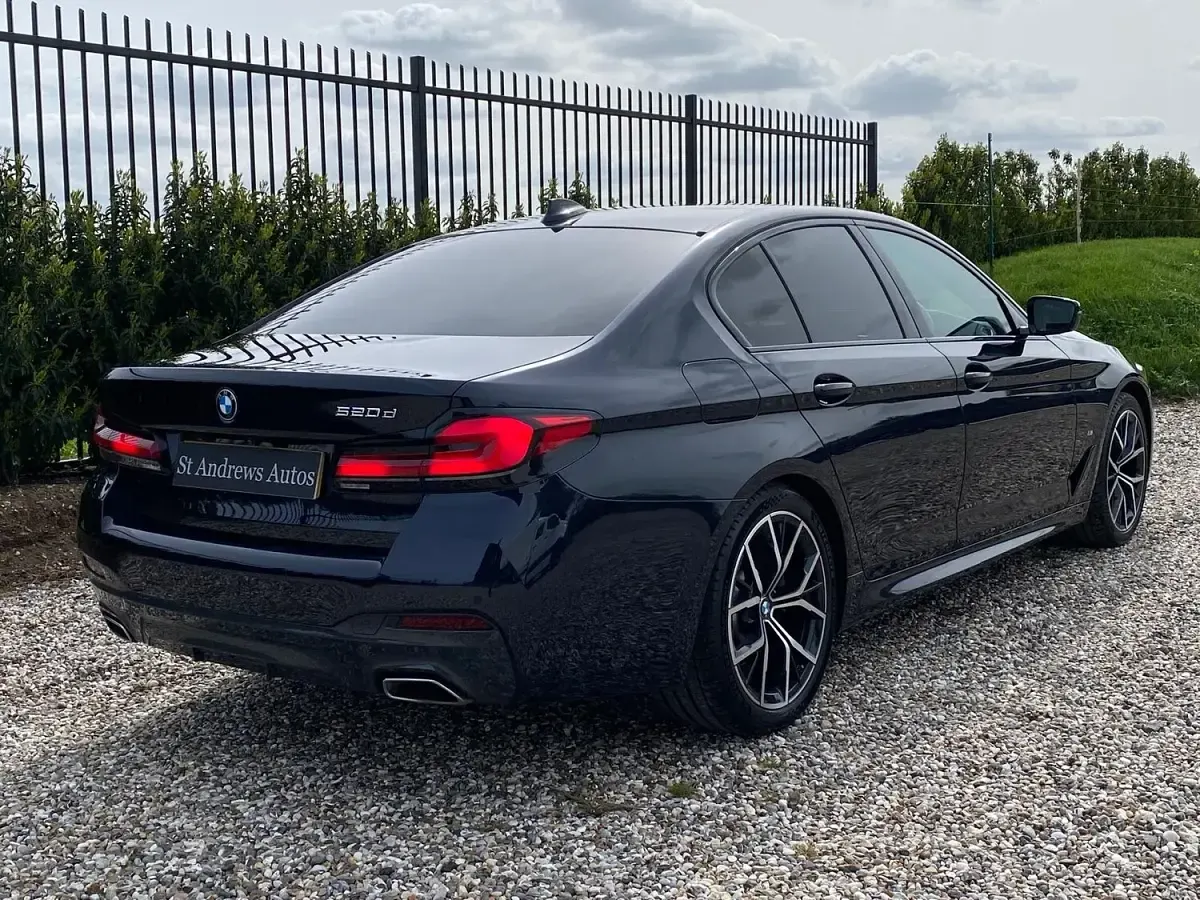 Begagnad BMW 520 M Sport 2022 Svart Sedan