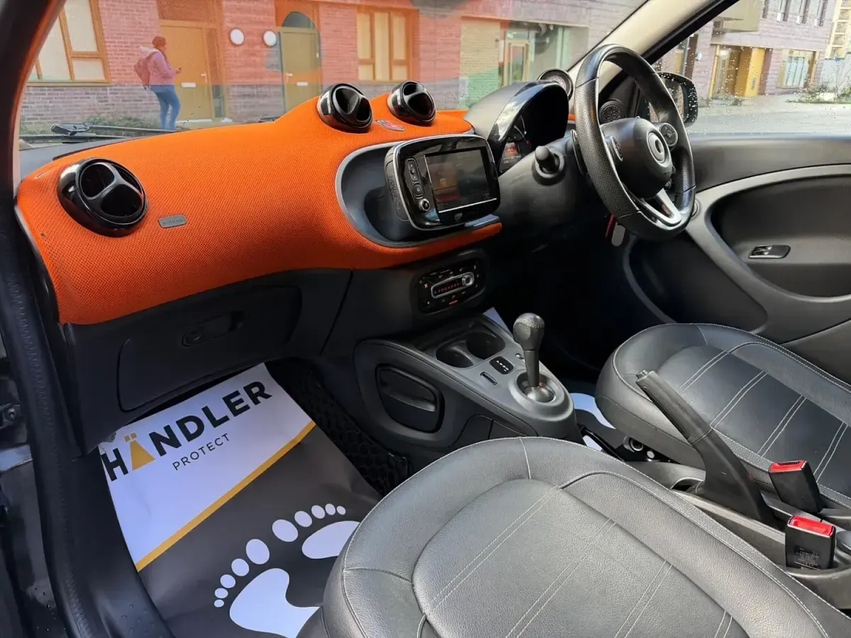 Used Smart ForFour Premium 2017 Black Hatchback