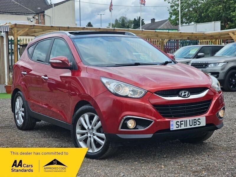 Red Used 2011 Hyundai ix35 Premium SUV | £5,350 (Fair price) - Image 1/4