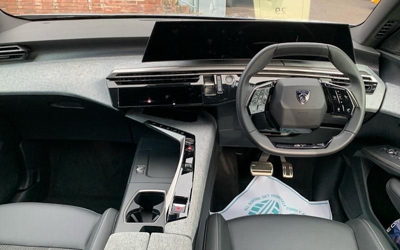 Used Peugeot 5008 GTi 136 HP (100 kW) 2025 Grey SUV