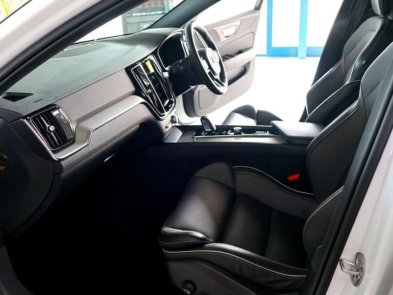 Used Volvo V60 R-Design 2021 White Estate