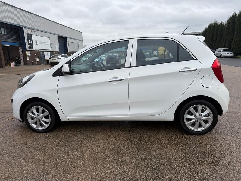 Used Kia Picanto 84 HP (61 kW) 2012 White Hatchback