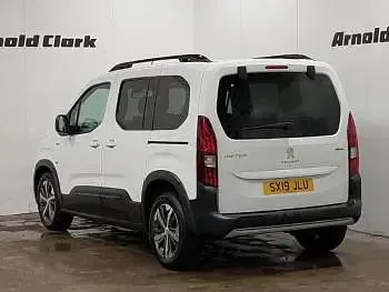 Second-hand Peugeot Rifter GT-line 129 CP (94 kW) 2019 Alb Monovolum