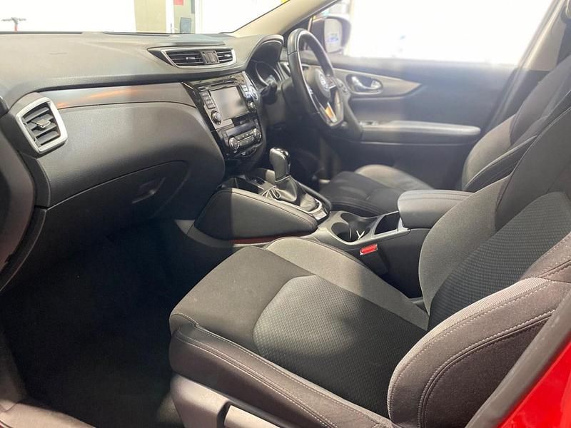Used Nissan Qashqai N-Connecta 160 HP (117 kW) 2019 Red SUV