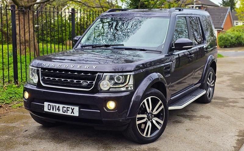 Black Used 2014 Land Rover Discovery 4 HSE Luxury SUV | £13,990 (Fair price) - Image 1/4
