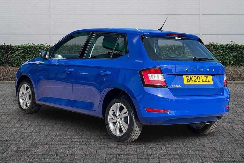 Used Skoda Fabia SE 70 HP (51 kW) 2020 Energy blue Hatchback