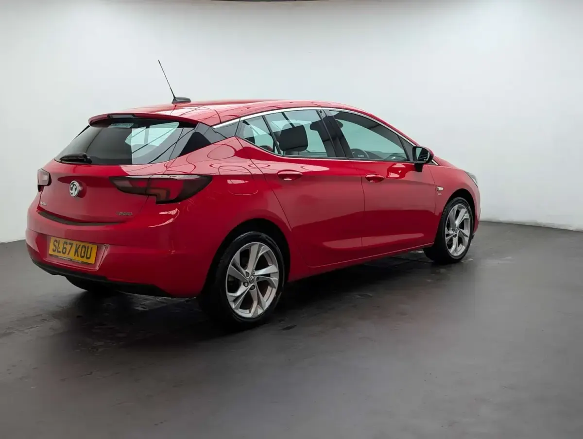 Gebraucht Vauxhall Astra SRi 150 PS (110 kW) 2017 Rot Kleinwagen