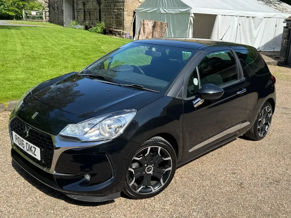 Used DS Automobiles DS3 Elegance 2016 Black Hatchback