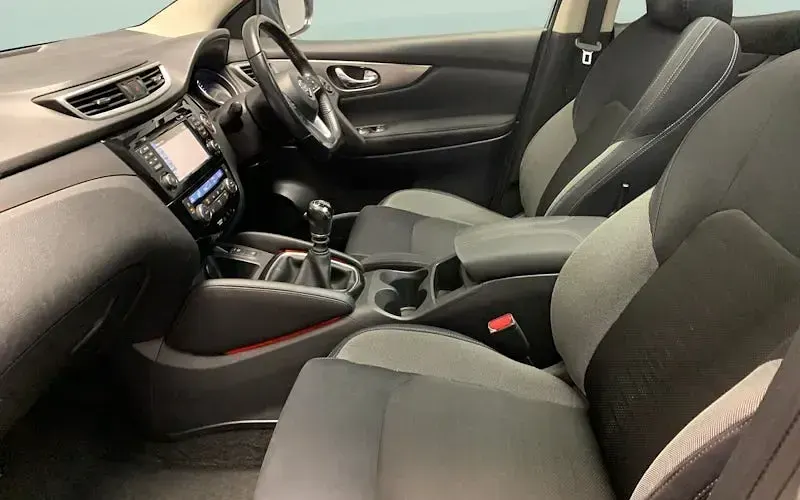 Used Nissan Qashqai N-Connecta 110 HP (80 kW) 2018 Grey SUV