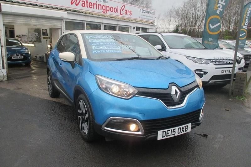 Used Renault Captur Dynamique 90 HP (66 kW) 2015 Blue/cream SUV