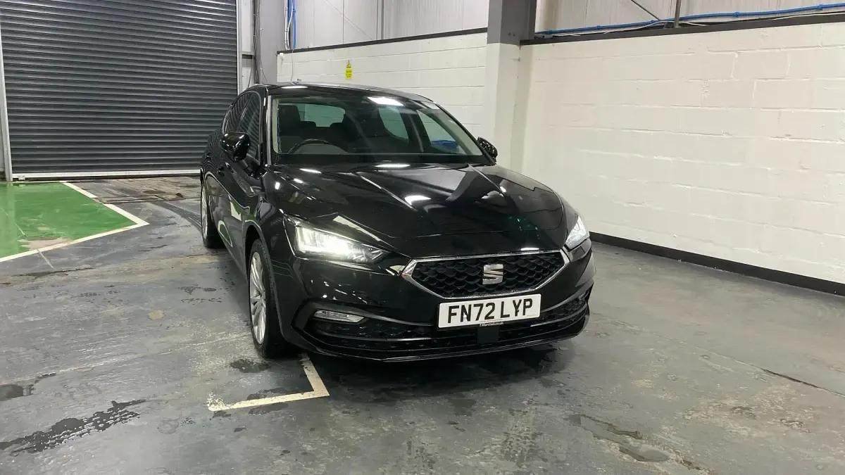 Used Seat Leon SE Dynamic 130 HP (95 kW) 2022 Black Hatchback