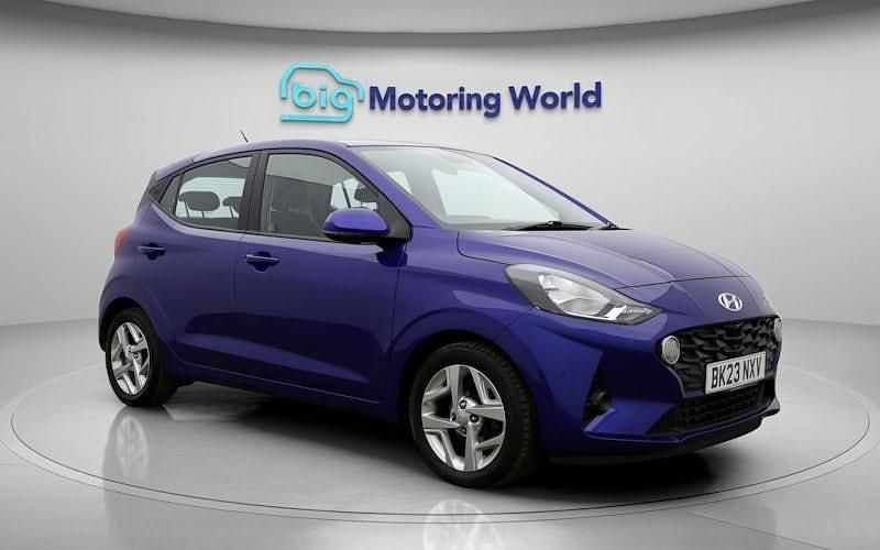 Used Hyundai i10 SE 67 HP (49 kW) 2023 Blue Hatchback
