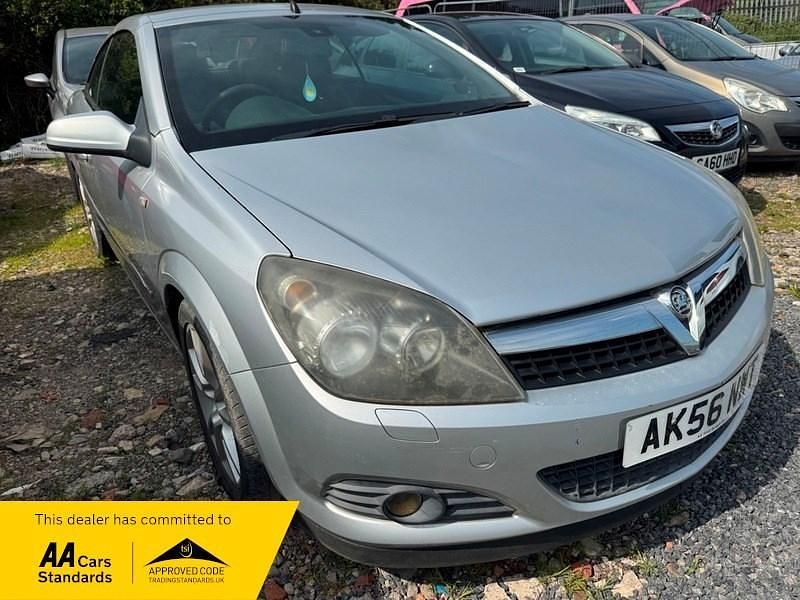 Second-hand Vauxhall Astra Design Edition 2006 Argintiu