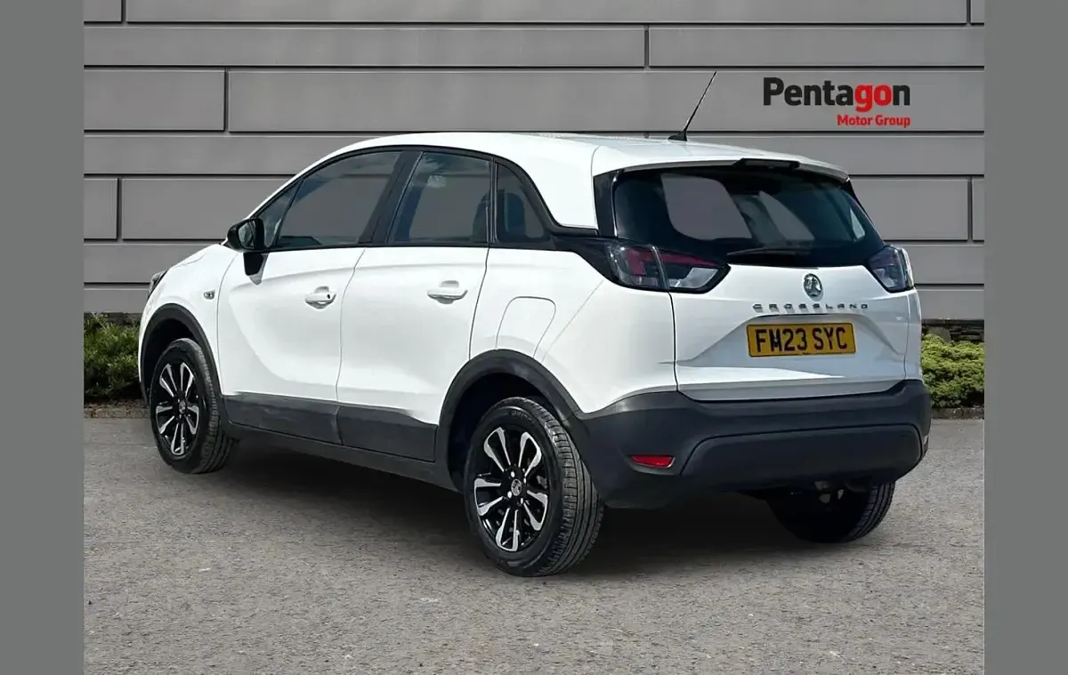 Used Vauxhall Crossland Design Edition 108 HP (79 kW) 2023 White SUV