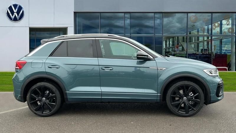 Used VW T-Roc R-line 150 HP (110 kW) 2025 Petrol blue metallic black SUV