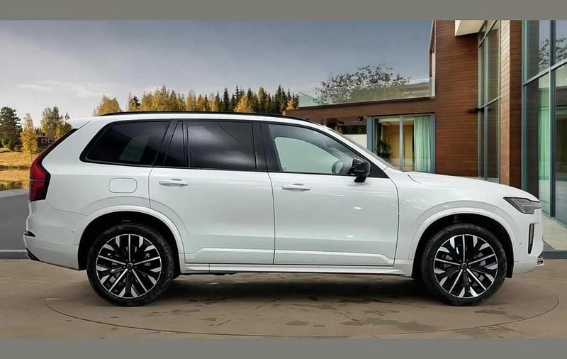 Used Volvo XC90 Plus 247 HP (181 kW) 2025 White SUV