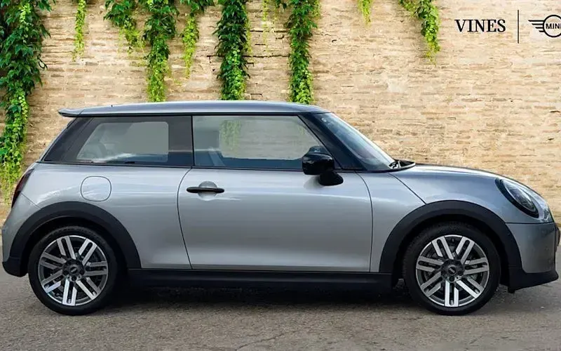 Used Mini Cooper Classic 150 kW (204 HP) 2026 Hatchback