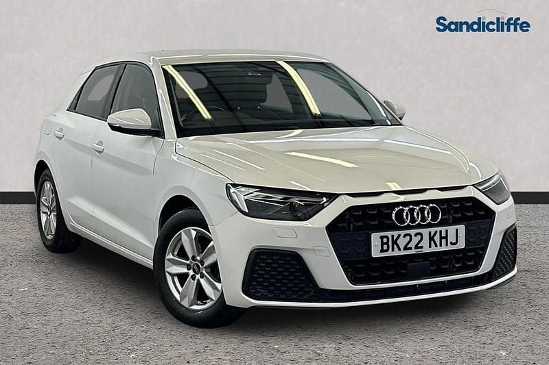 Used Audi A1 Business 95 HP (69 kW) 2022 White SUV
