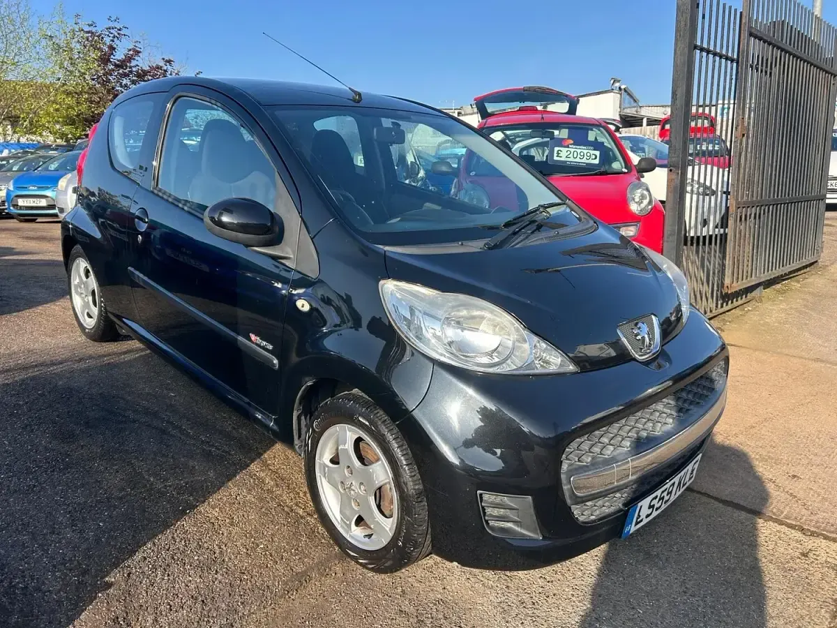 Used Peugeot 107 68 HP (50 kW) 2009 Black Hatchback