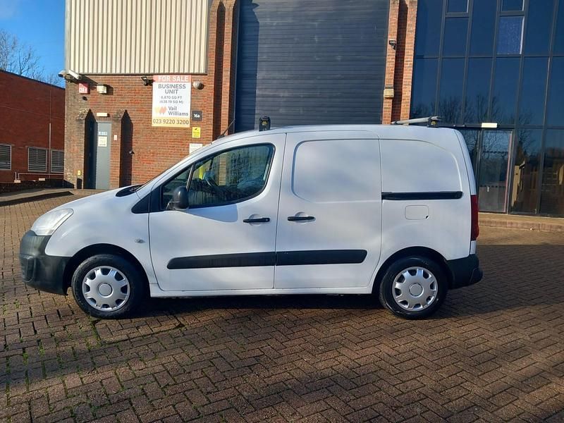 Used Citroën Berlingo 75 HP (55 kW) 2015 White MPV