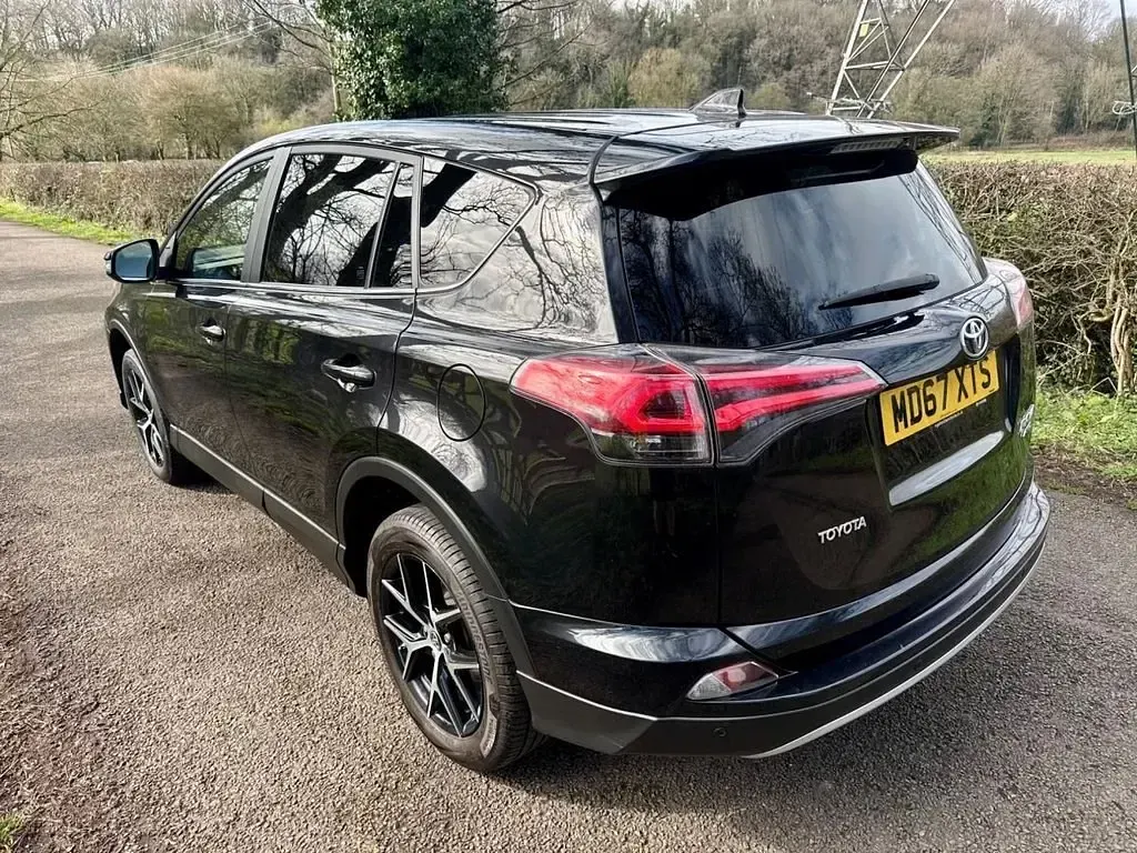 Begagnad Toyota RAV4 151 HK (111 kW) 2017 Svart SUV