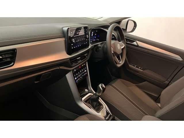 Usado VW T-Roc Match 150 HP (110 kW) 2025 SUV
