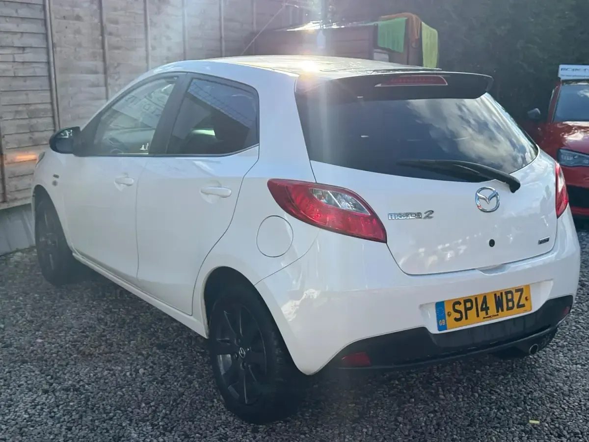 Used Mazda 2 Edition 2014 White Hatchback