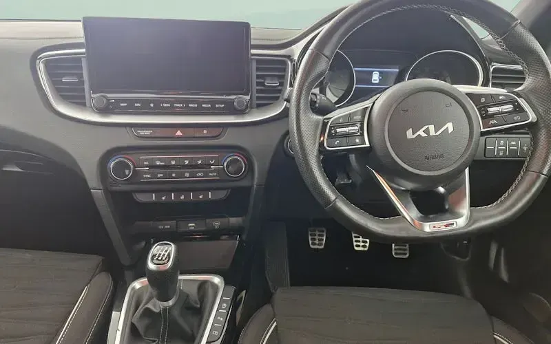 Używany Kia Ceed GT-Line 160 KM (117 kW) 2023 Niebieski Hatchback