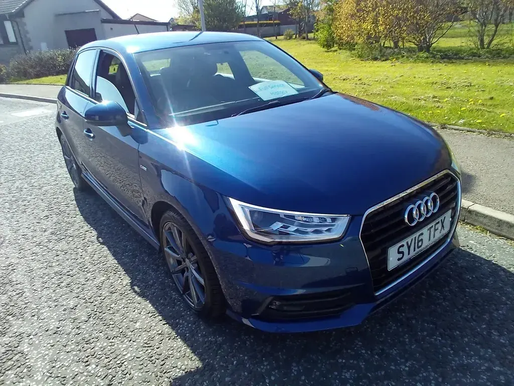 Begagnad Audi A1 S-Line 2016 Blå Halvkombi
