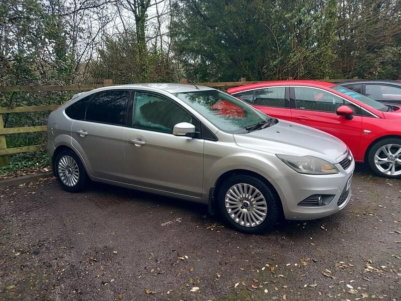 Used Ford Focus Titanium 99 HP (72 kW) 2008 Silver Hatchback