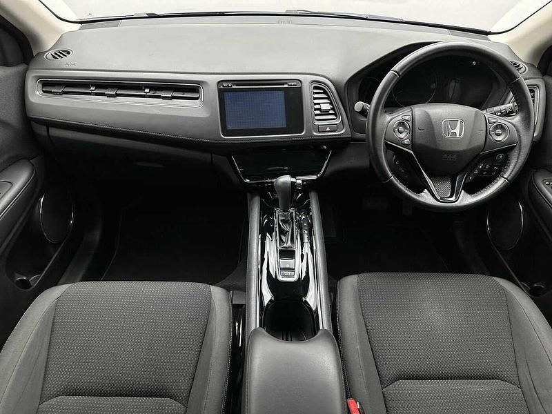 Used Honda HR-V SE 130 HP (95 kW) 2019 Lunar silver m SUV