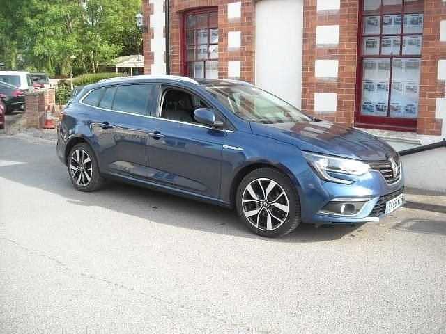 Used Renault Mégane GrandTour Iconic 140 HP (102 kW) 2018 Blue met Estate