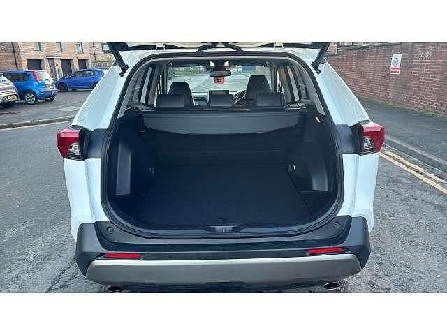 Used Toyota RAV4 Hybrid 214 HP (157 kW) 2022 White SUV