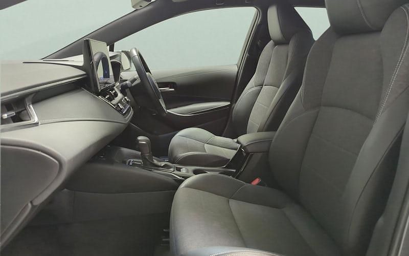 Used Toyota Corolla Design 140 HP (102 kW) 2026 Estate