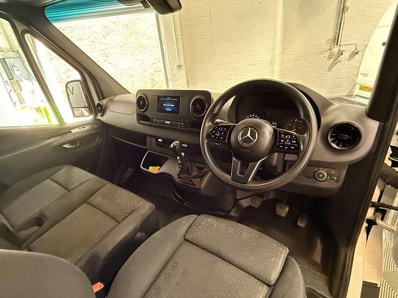 Begagnad Mercedes Sprinter Premium 2023 Vit Van