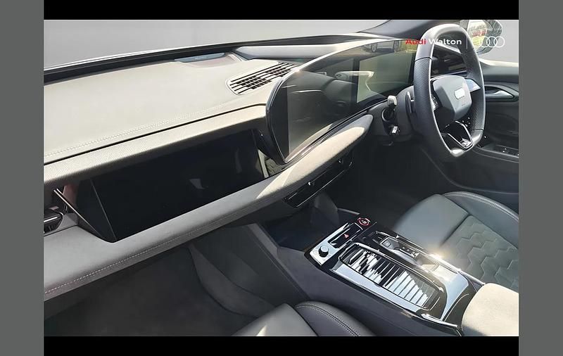Used Audi e-tron Comfort 314 kW (428 HP) 2025 White SUV