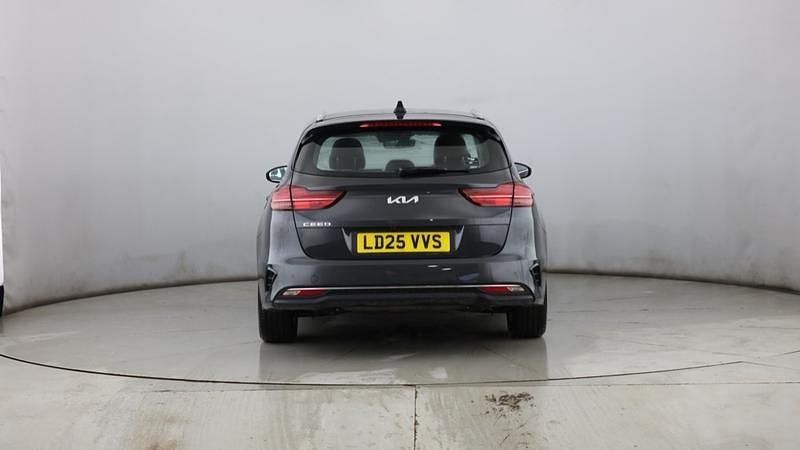 Used Kia Ceed 138 HP (101 kW) 2025 Grey Hatchback
