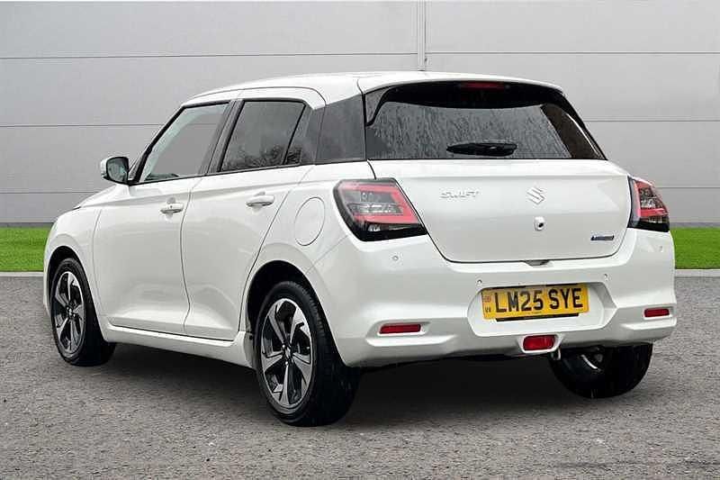 Used Suzuki Swift 82 HP (60 kW) 2025 Pearl  pure white Hatchback