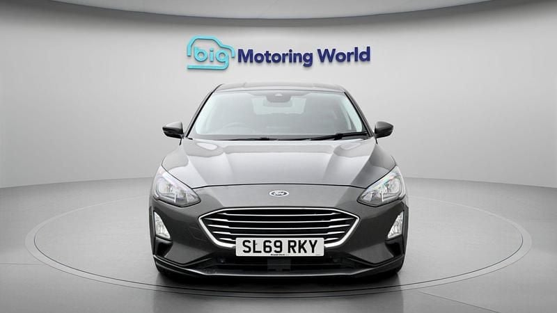 Used Ford Focus Titanium 125 HP (91 kW) 2019 Grey Hatchback